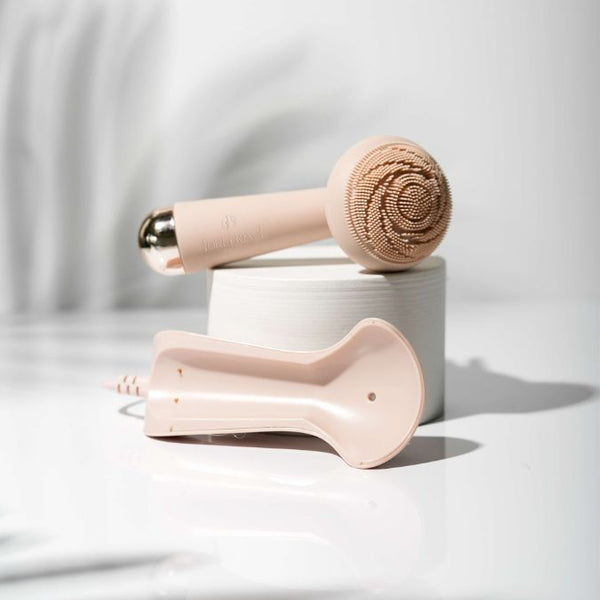Rose Gold Cleansing Brush | Gold Cleansing Brush | TORI PRINCE BEAUTY